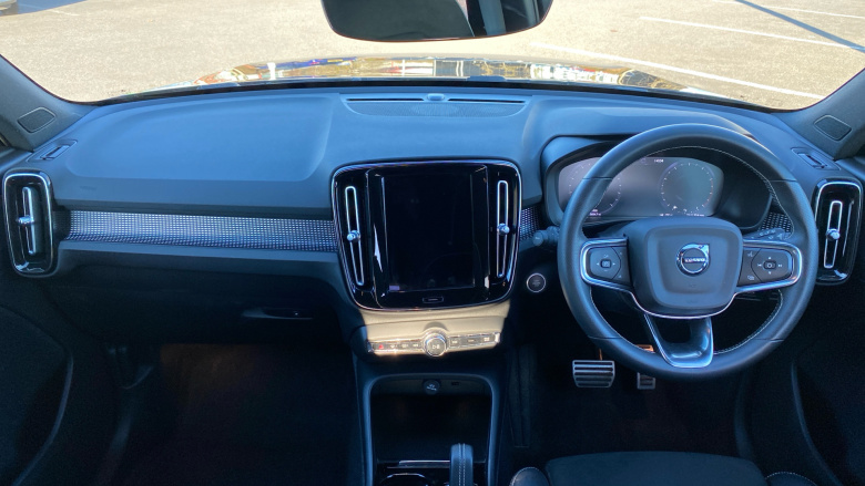 Volvo Xc40 2.0 B4P R DESIGN Pro 5dr Auto Petrol Estate